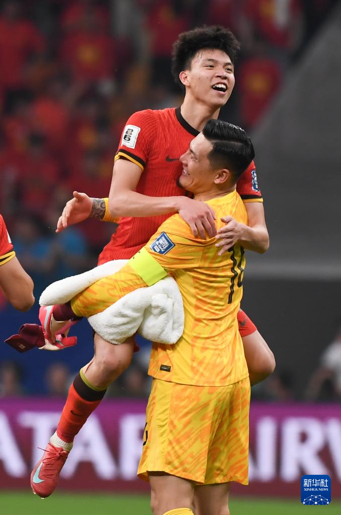包含男篮世预赛回顾：王哲林27分14板，中国男篮加时胜巴林的词条