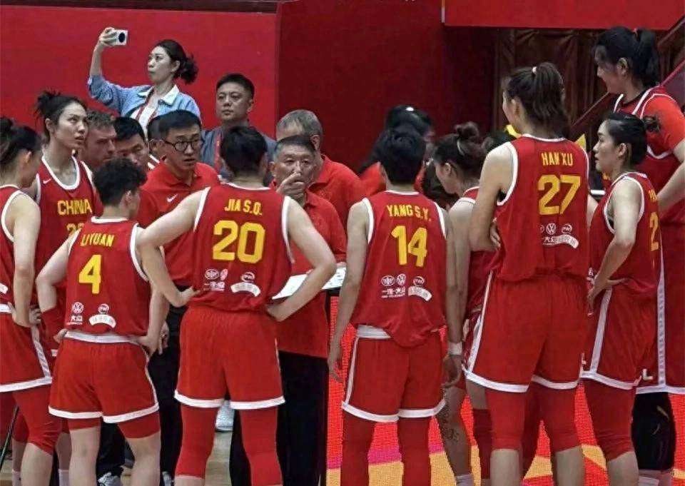 包含日本女篮亚洲杯最终12人已定主帅渴望击败中国夺冠的词条